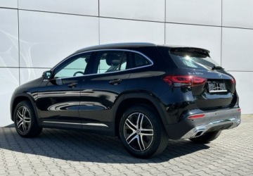 Mercedes GLA II Off-roader Plug-In 1.3 250 e 218KM 2022 Mercedes-Benz GLA Plug-In Panorama Keyless Led Parktronic Grzane fote, zdjęcie 1