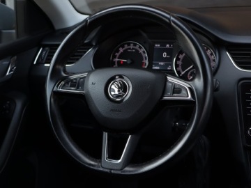 Skoda Octavia III Liftback Facelifting 2.0 TDI 150KM 2018 Skoda Octavia 2.0 TDI, Salon Polska, DSG, VAT 23%, zdjęcie 18