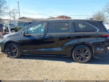 Toyota Sienna III 2021 Toyota Sienna XSE 2021 2.5 Hybryda 189KM, zdjęcie 2
