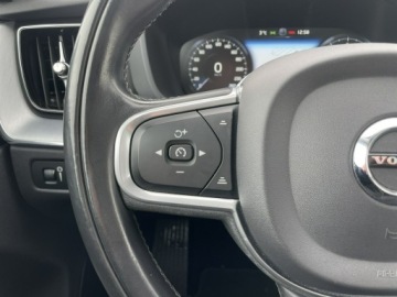 Volvo XC60 II Crossover T5 250KM 2018 Volvo XC 60 4x4 T5 Momentum 2018 kamera, zdjęcie 14