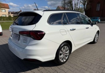 Fiat Tipo II Station Wagon 1.6 MultiJet 120KM 2019 Fiat Tipo Fiat Tipo 1.6 MultiJet DCT Business Line 1.6 Diesel 120KM, zdjęcie 4