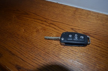 Kluczyk obudowa pilot oryginał audi a6 c6 4F0837220R bardzo ładny
