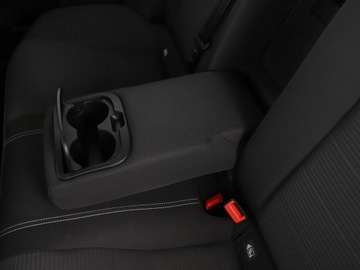 Toyota Avensis III Wagon Facelifting 2015 2.0 D-4D 143KM 2015 Toyota Avensis navi klima auto LED grzane fotele, zdjęcie 35