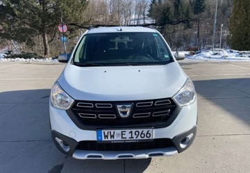 Dacia Lodgy Minivan Facelifting 1.6 SCe 102KM 2018 Dacia Lodgy Dacia Lodgy SCe 100 Stepway 1.6 Benzyna 102KM, zdjęcie 1