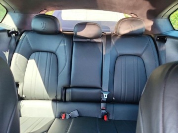 Maserati Levante 2022 Maserati Levante Base 2022 3.0 Benzyna 345KM, zdjęcie 11