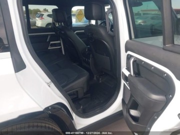 Land Rover Defender IV (L663) 2022 Land Rover Defender 110 X-Dynamic HSE 2022 3.0l 3.0 Benzyna 395KM, zdjęcie 13