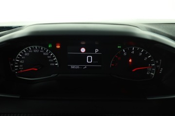 Peugeot 2008 II SUV 1.2 PureTech 130KM 2021 Peugeot 2008 1.2 PureTech, Salon Polska, zdjęcie 7