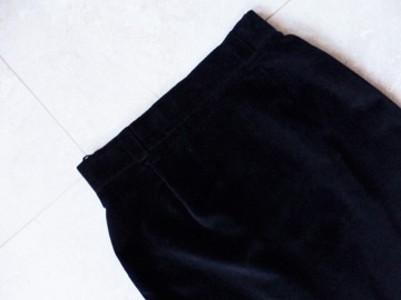 CZARNA AKSAMITNA SPÓDNICA R. 40