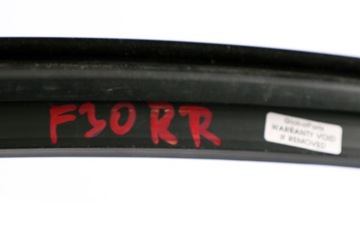 BMW F30 Уплотнитель стекла задний правый 7258328