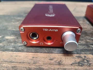 ЦАП-конвертер EarMen TR-Amp с розеткой