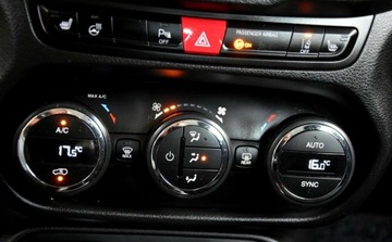 Jeep Renegade SUV 2.0 MultiJet 140KM 2016 Jeep Renegade Alusy LED Navi linne assist 4x4 GRZANE FOTELE i kierownica, zdjęcie 28