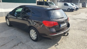 Opel Astra J Sports Tourer Facelifting 1.7 CDTI ECOTEC 110KM 2013 OPEL ASTRA J 1.7 CDTI 110 KM, super stan, bardzo zadbana, zdjęcie 8