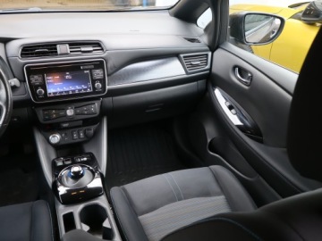 Nissan Leaf II Hatchback Elektryczny 40kWh 150KM 2018 Nissan Leaf 40 kWh, SoH 89%, Salon Polska, zdjęcie 7