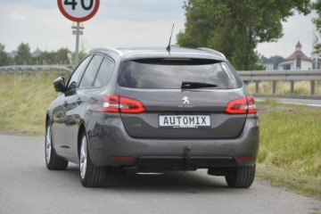 Peugeot 308 II SW Facelifting 1.2 PureTech 110KM 2018 Peugeot 308 1.2 Turbo doinwestowany hak nawigacja, zdjęcie 4