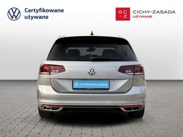 Volkswagen Passat B8 Variant 2.0 TDI BlueMotion SCR 190KM 2019 Volkswagen Passat TDI 190KM Highline R-Line Panorama Kam. 360 Keyless, zdjęcie 3