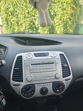 Hyundai i20 I Hatchback 5d Facelifting 1.2 DOHC 85KM 2012 Samochód osobowy HYUNDAI i20 1.2 benzyna 78KM, zdjęcie 3
