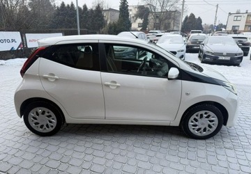 Toyota Aygo II Hatchback 3d Facelifting 1.0 VVT-i 72KM 2020 Toyota Aygo 1,0 72KM Klima Kamera CarPlay Benzyna 72KM, zdjęcie 4