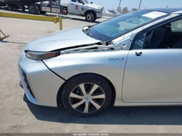 Toyota 2016 Toyota Mirai 2016 Toyota Mirai 4dr Sdn 2.0 Benzyna 247KM, zdjęcie 5
