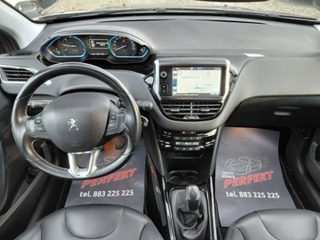 Peugeot 2008 I SUV Facelifting 1.2 PureTech 110KM 2016 Peugeot 2008 Lift Navi Klimatronik Sensor PDC Alu Serwis 1.2 Benzyna 110KM, zdjęcie 15