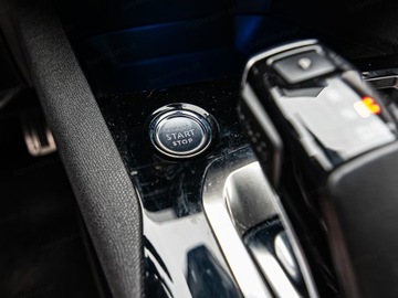 Peugeot 3008 II Plug-In Hybrid Facelifting 1.6 HYBRID 225KM 2021 PEUGEOT 3008 1.6 PureTech Hybrid PHEV Allure Suv 225KM 2021, zdjęcie 18