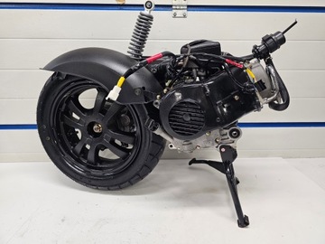 Двигатель Peugeot Kisbee 50 4T в сборе