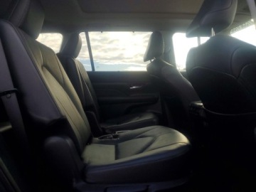 Toyota 2024 Toyota Grand Highlander XLE 2024 2.4 Benzyna 265KM, zdjęcie 11