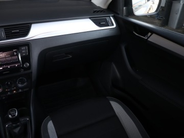 Skoda Rapid II Liftback Facelifting 1.0 TSI 110KM 2017 Skoda Rapid Spaceback 1.0 TSI, Salon Polska, zdjęcie 7