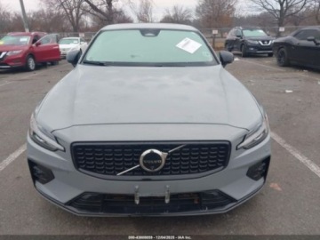 Volvo S60 III 2024 Volvo S60 2024 Volvo S60 B5 FWD Plus Dark Theme 2.0 Benzyna 247KM, zdjęcie 1