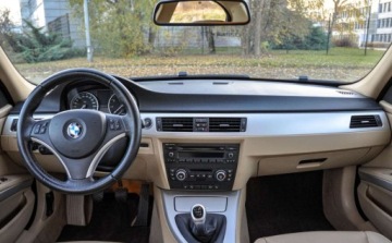 BMW Seria 3 E90-91-92-93 Limuzyna E90 320i 170KM 2008 BMW Seria 3 2,0 (170KM) Lift Skory Bezwypadkowy 2.0 Benzyna 170KM, zdjęcie 9