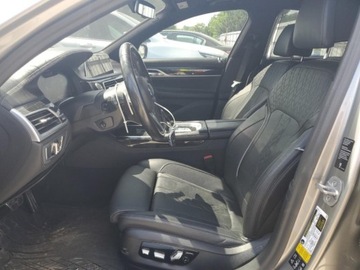 BMW Seria 7 G70 2022 BMW Seria 7 750I Xdrive 4.4 Benzyna 450KM, zdjęcie 6