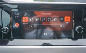 Volkswagen Golf VIII Hatchback 1.5 eTSI EVO mHEV 150KM 2020 Volkswagen Golf 1.5 eTSI 150KM Hybryda Life DSG Virtual cockpit Kamera Asy, zdjęcie 26