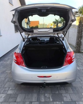 Peugeot 208 I 2013 Peugeot 208 e-HDi FAP 92 EGS6 StopampStart Allure 1.6 Diesel, zdjęcie 7