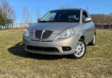 Lancia Ypsilon III 1.2 8v 60KM 2010 Lancia Ypsilon ORYGINALNY LAKIER, niski przebi...