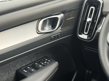 Volvo XC40 Crossover Facelifting 2.0 B4 197KM 2025 Volvo XC 40 B4 B Plus Black Edition | Harman Kardo, zdjęcie 29