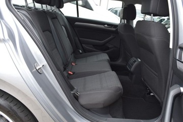 Volkswagen Passat B8 Variant Facelifting 2.0 TDI SCR 200KM 2022 Volkswagen Passat 2.0 TDi 200KM DSG7 Business SalonPL ASO NaviKameraTravel, zdjęcie 33