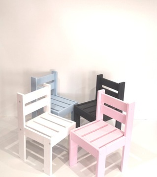 Детский стол и стул - деревянный.