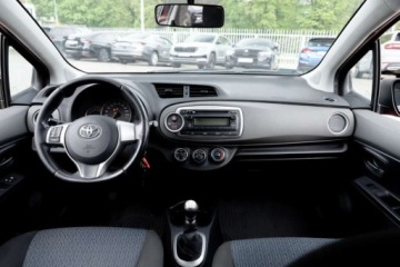 Toyota Yaris III Hatchback 5d 1.33 Dual VVT-i 99KM 2012 Toyota Yaris Luna 1.33, 99KM, salon pl, fv marza 1.3 Benzyna 99KM, zdjęcie 9