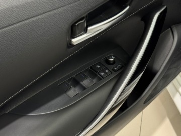 Toyota Corolla XII TS Kombi Facelifting 2.0 Hybrid Dynamic Force 196KM 2022 Toyota Corolla Comfort + Tech + Style / LED / Podg, zdjęcie 18