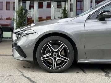 Mercedes Klasa A W177/V177 Hatchback Facelifting 1.3 200 163KM 2025 MERCEDES-BENZ A Klasa 200 AMG Line 1.3 (163KM) 2025, zdjęcie 6