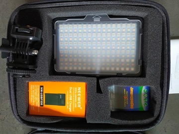 Светодиодная панельная видеолампа Neewer RGB176