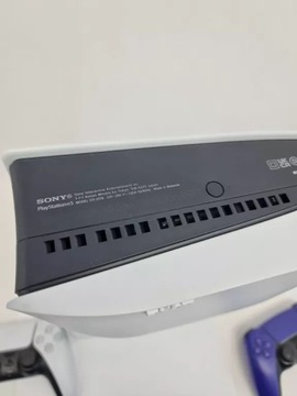 ТОНКАЯ КОНСОЛЬ PS5 С ИГРОВЫМИ ПРИВОДАМИ В КОМПЛЕКТЕ