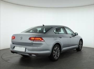 Volkswagen Passat B8 Limousine 1.8 TSI BlueMotion Technology 180KM 2017 VW Passat 1.8 TSI, Salon Polska, 1. Właściciel, zdjęcie 4