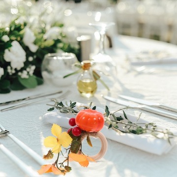 КОЛЬЦО-ПУГОВИНКА ДЛЯ САЛФЕТОК В ФОРМЕ ТЫКВЫ