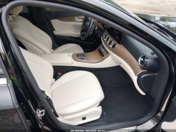 Mercedes Klasa E W214 2023 Mercedes-Benz Klasa E 350 4Matic 2023 2.0l 2.0 Benzyna 255KM, zdjęcie 9
