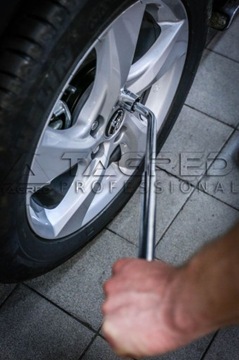 KLUCZ DO KÓŁ TELESKOPOWY 17 19 21 23 L MOCNY, 2 nasadki, gumowa rękojeść