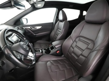 Nissan Qashqai II Crossover Facelifting 1.3 DIG-T  160KM 2019 Nissan Qashqai skóra grazne elekryczne fotele pdc, zdjęcie 12