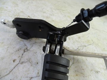 Suzuki DL 650 V-Strom 04-11 Комплект подножки правый рычаг