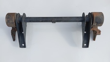 Nissan CABSTAR MAXITY 07 - кронштейн крепления петли передней кабины K327