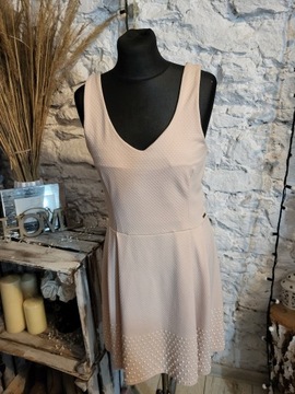 Pastelowa sukienka z perełkami MOHITO M(38)