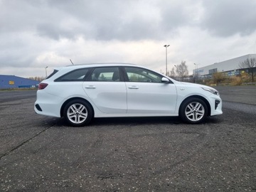 Kia Ceed II Kombi Facelifting 1.4 DOHC 100KM 2018 Kia Ceed 1.4 100KM 2018 – Niski przebieg Książka serwisowa Benzyna, zdjęcie 4